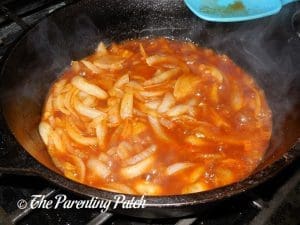 Cooking the New York Hot Dog Onion Sauce