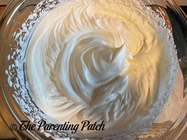 Whipped Cream for No-Bake Banana Cream Cheesecake 