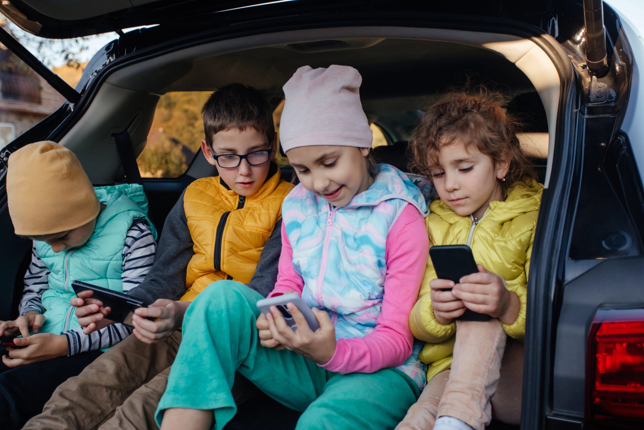 Preteen Smartphone Ownership Associated With Health Risks In New Study